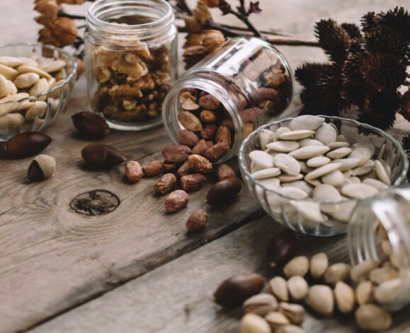 many-types-nuts-glasses